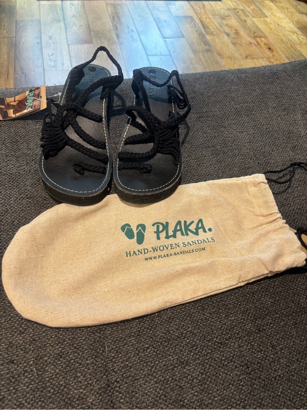 NWT Plaka Palm Leaf Women’s Hand-Woven Macrame Black Sandals Size 7